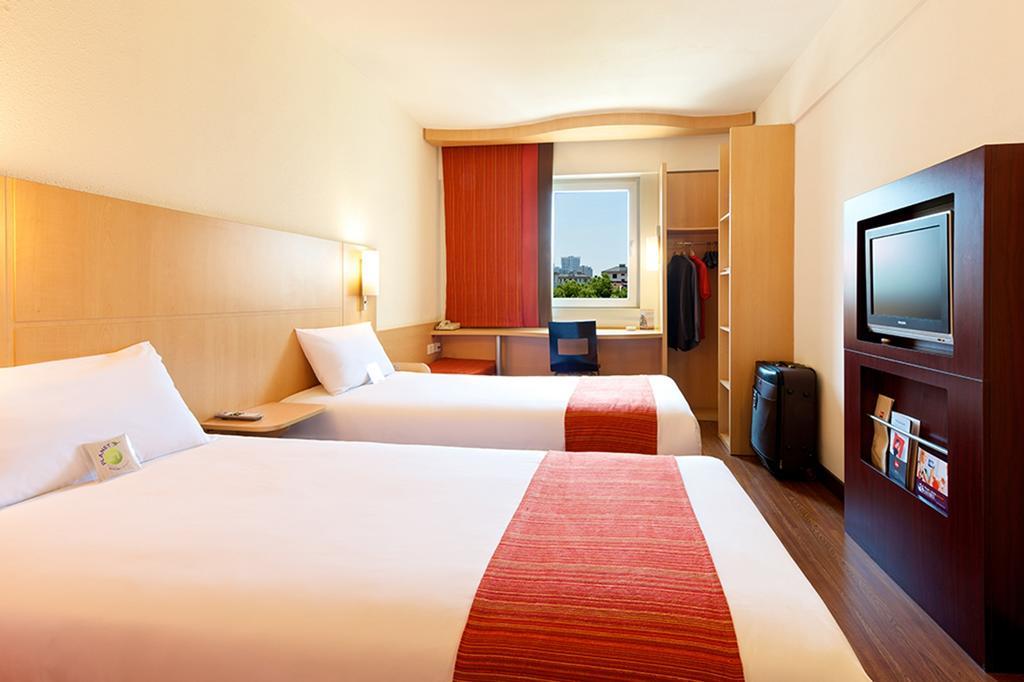 Ibis Leshan City Center Exterior photo