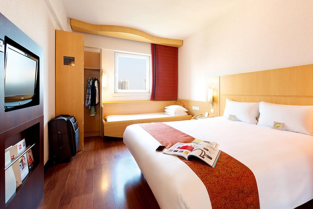 Ibis Leshan City Center Exterior photo